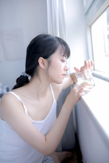 校园H学长含着粉嫩小奶男男小说